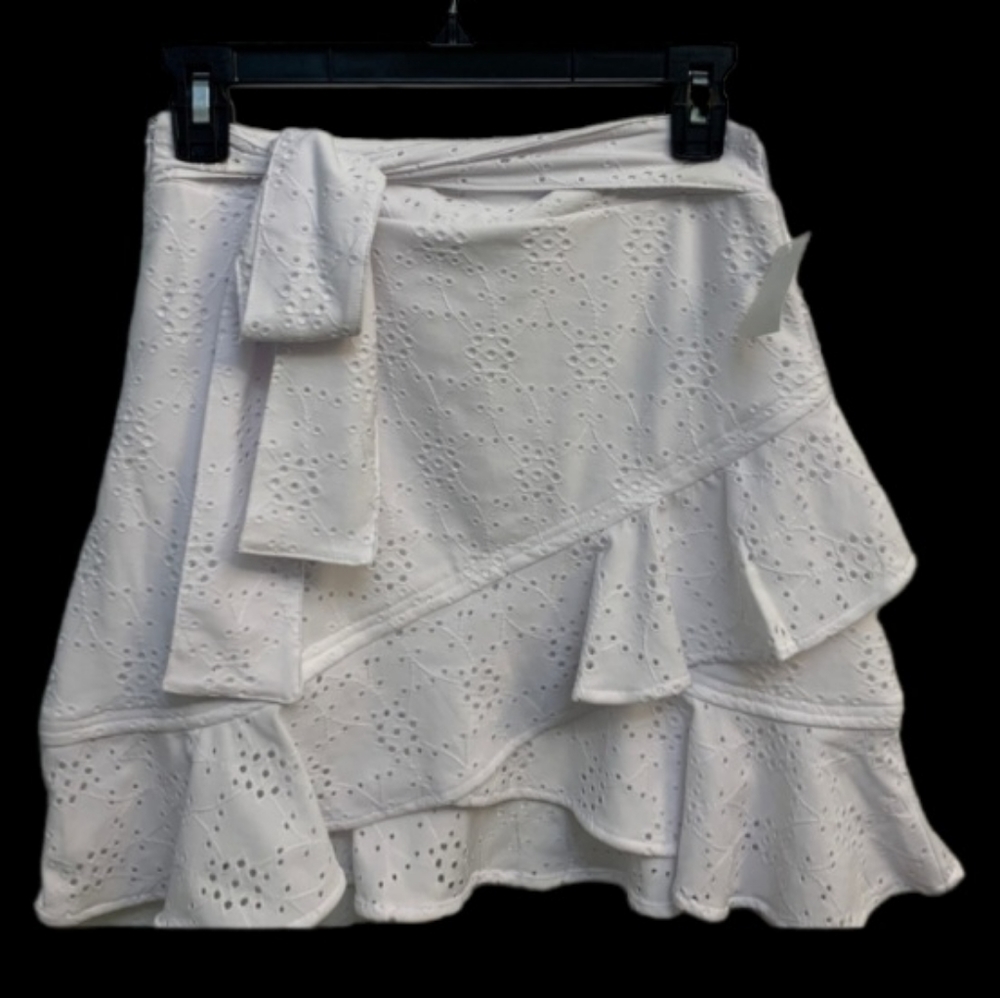🆕. BAR III EYELET  SKIRT NWT. Boho style XXSmall